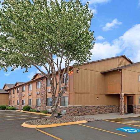 Super 8 By Wyndham Smithville Lake Exterior photo