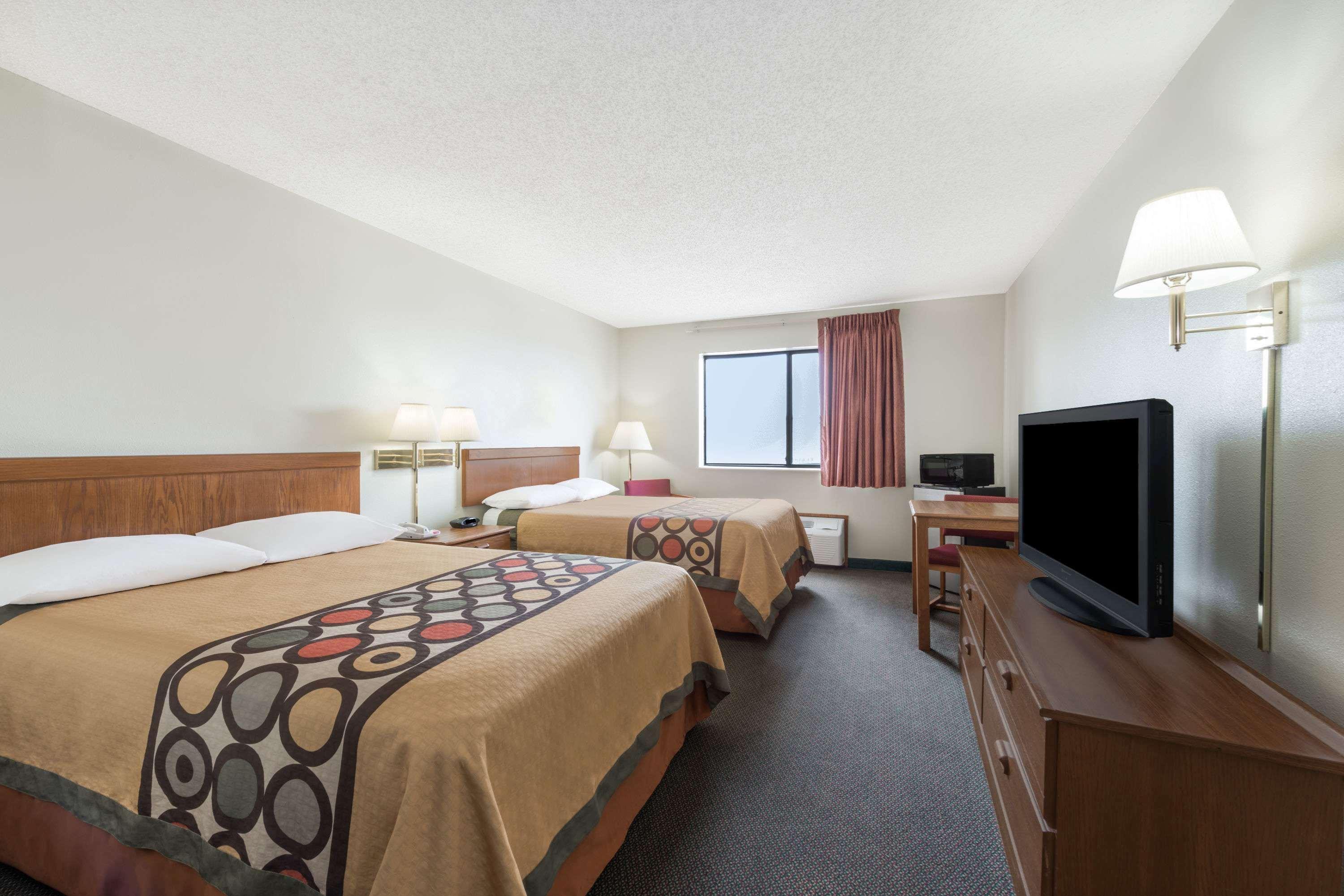 Super 8 By Wyndham Smithville Lake Exterior photo