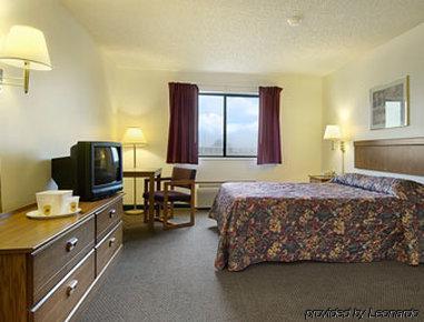 Super 8 By Wyndham Smithville Lake Room photo